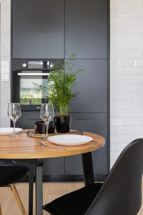 Krakow Studio With Parking & Terrace Near Zalew Bagry By Renters Prestige Exteriér fotografie